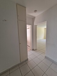 11_Blick_auf_Bad_und_Wohnzimmer