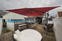 Pool-Terrasse