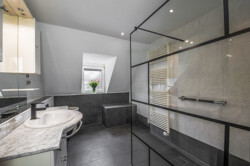 Badezimmer DG