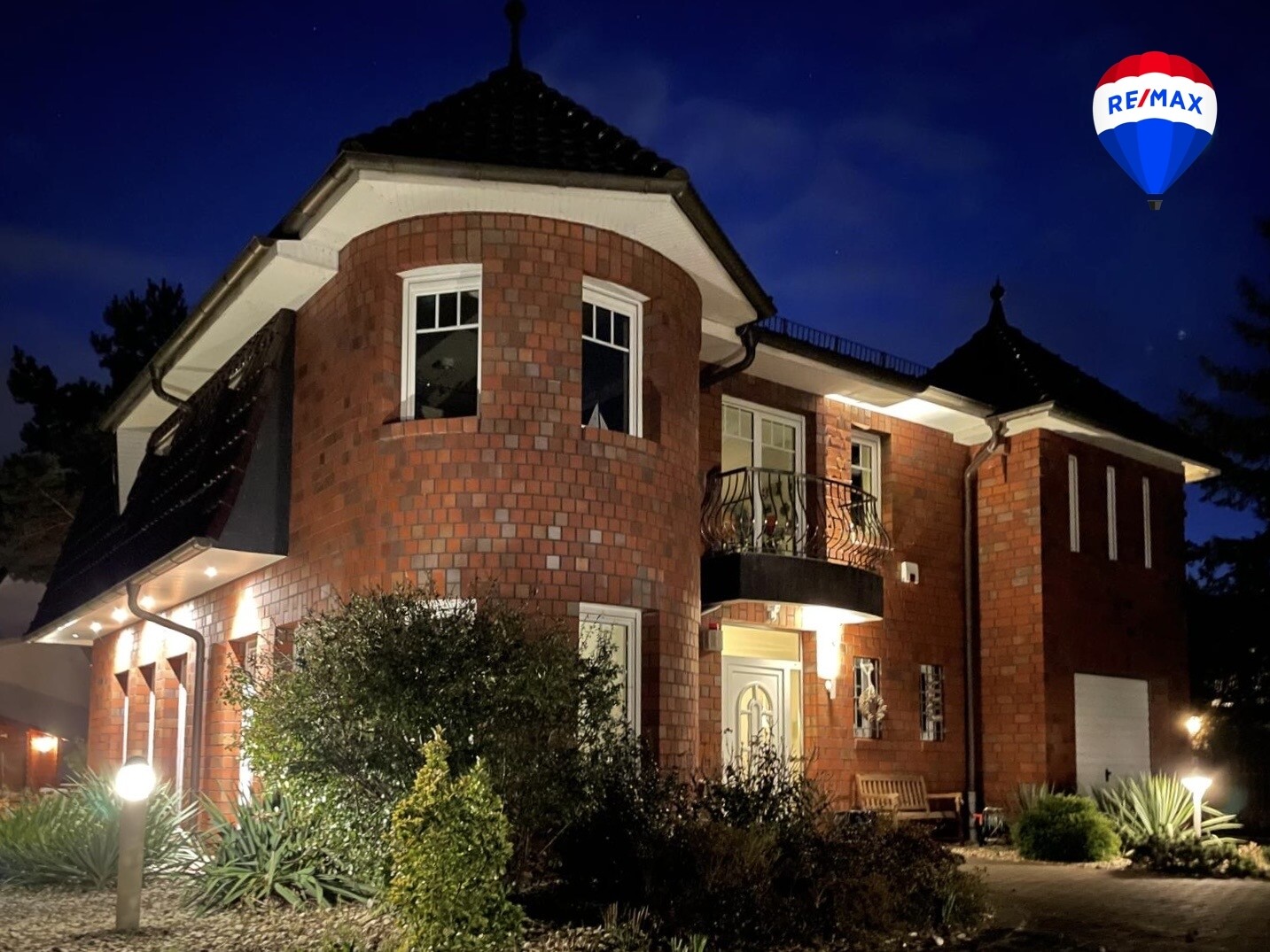 Nachtansicht der Villa