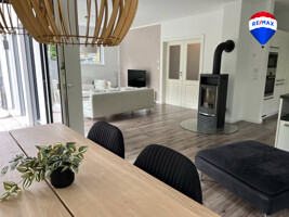 Wohnzimmer mit Kamin