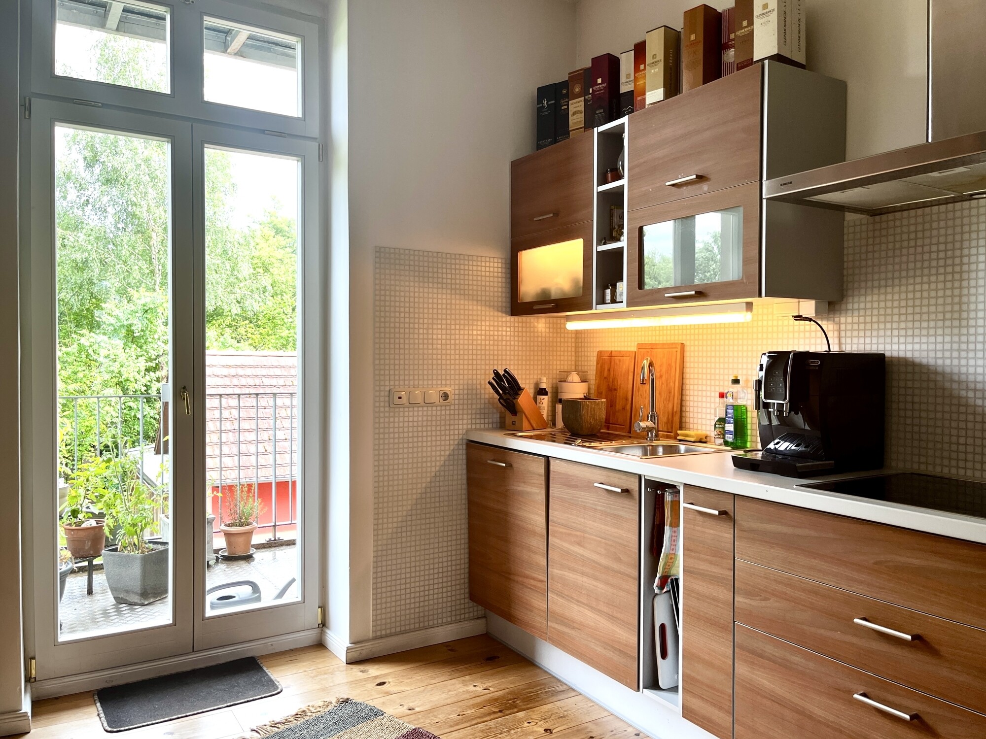 Küche mit Ostbalkon