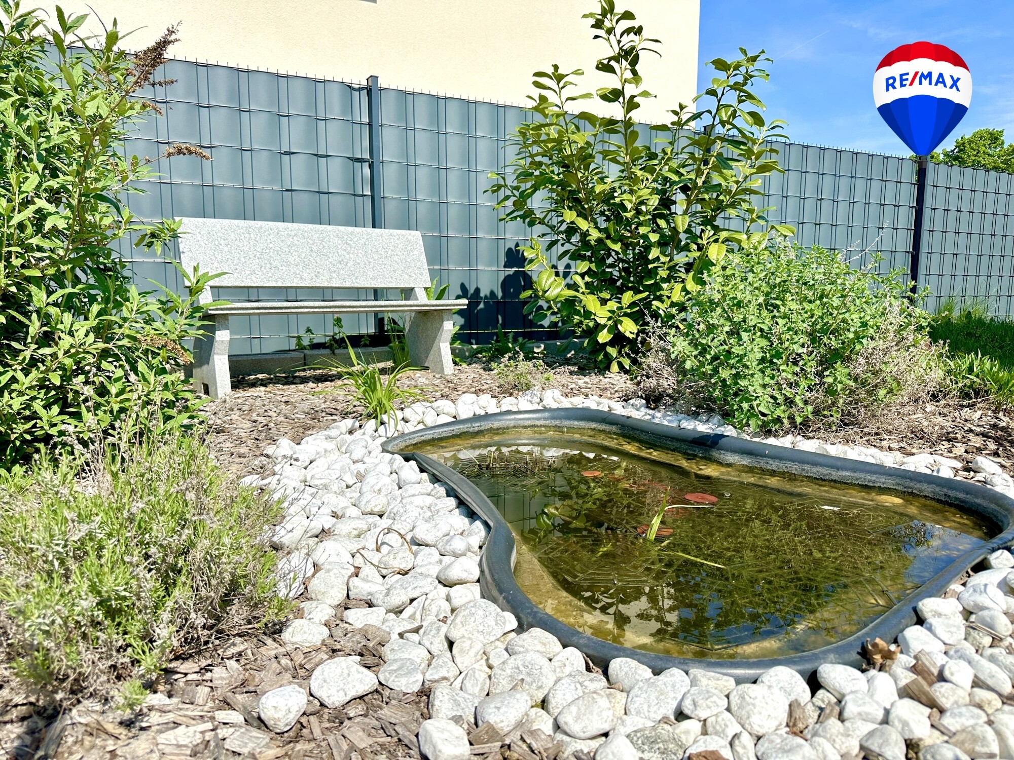 Idyllischer Miniteich