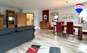 Wohnzimmer mit Essecke