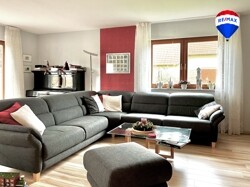 Wohnzimmer mit Sitzgelegenheit