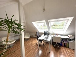 Großes Zimmer in der zweiten Ebene