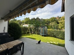 Terrasse mit Garten