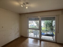 Zimmer EG mit Ausgang auf Terrasse (2)