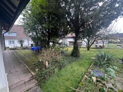 Terrasse mit Garten