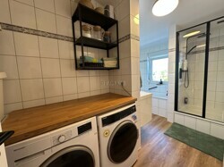 Badezimmer mit Waschmaschinenanschluss