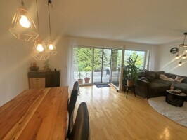 Wohn- Essbereich mit Ausgang auf Terrasse UG