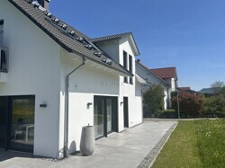 Terrasse mit Garten