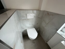 WC vorderes Haus
