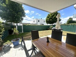 Terrasse mit Garten