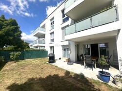 Terrasse mit Garten