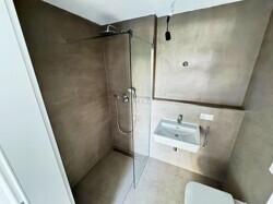 Gästezimmer-Bad UG