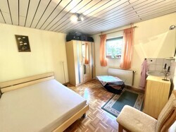 Schlafzimmer UG 