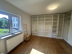 Ankleidezimmer OG