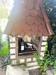 Überdachte Grillstelle