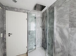Dusche 1.OG