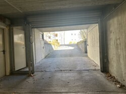 Tiefgarageneinfahrt