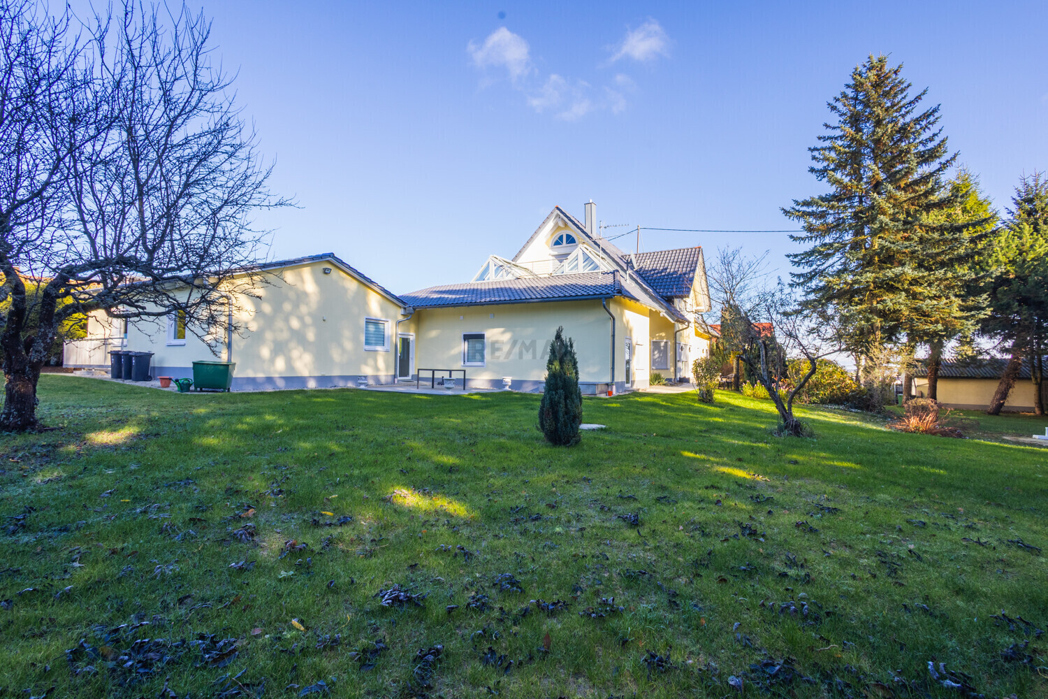 Garten und Außenansicht