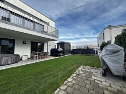 Terrasse mit Garten