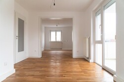  1.OG-re Wohnzimmer unmöbliert
