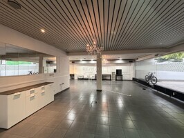 Ausstellungs-/ Verkaufsfläche