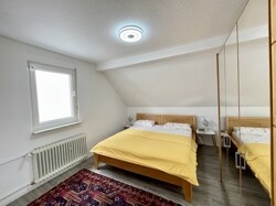 Schlafzimmer 2/3