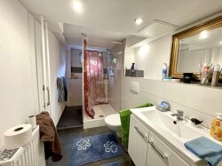 Badezimmer (UG) 