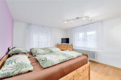 Schlafzimmer 1OG