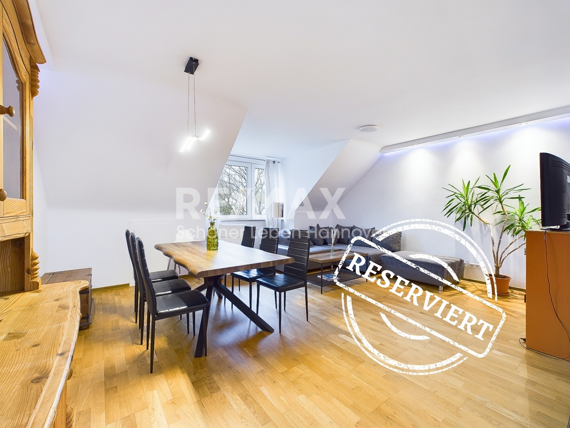 RESERVIERT(2)