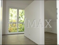 DG Schlafzimmer mit Ankleidebereich