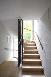 Treppenhaus EG zum OG