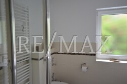 OG Gäste Bad mit Waschmaschinen Platz