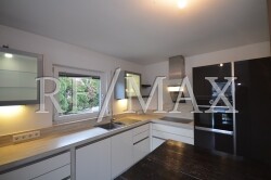 Hochwertige Einbauküche