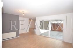 Diele mit Terrassenzugang