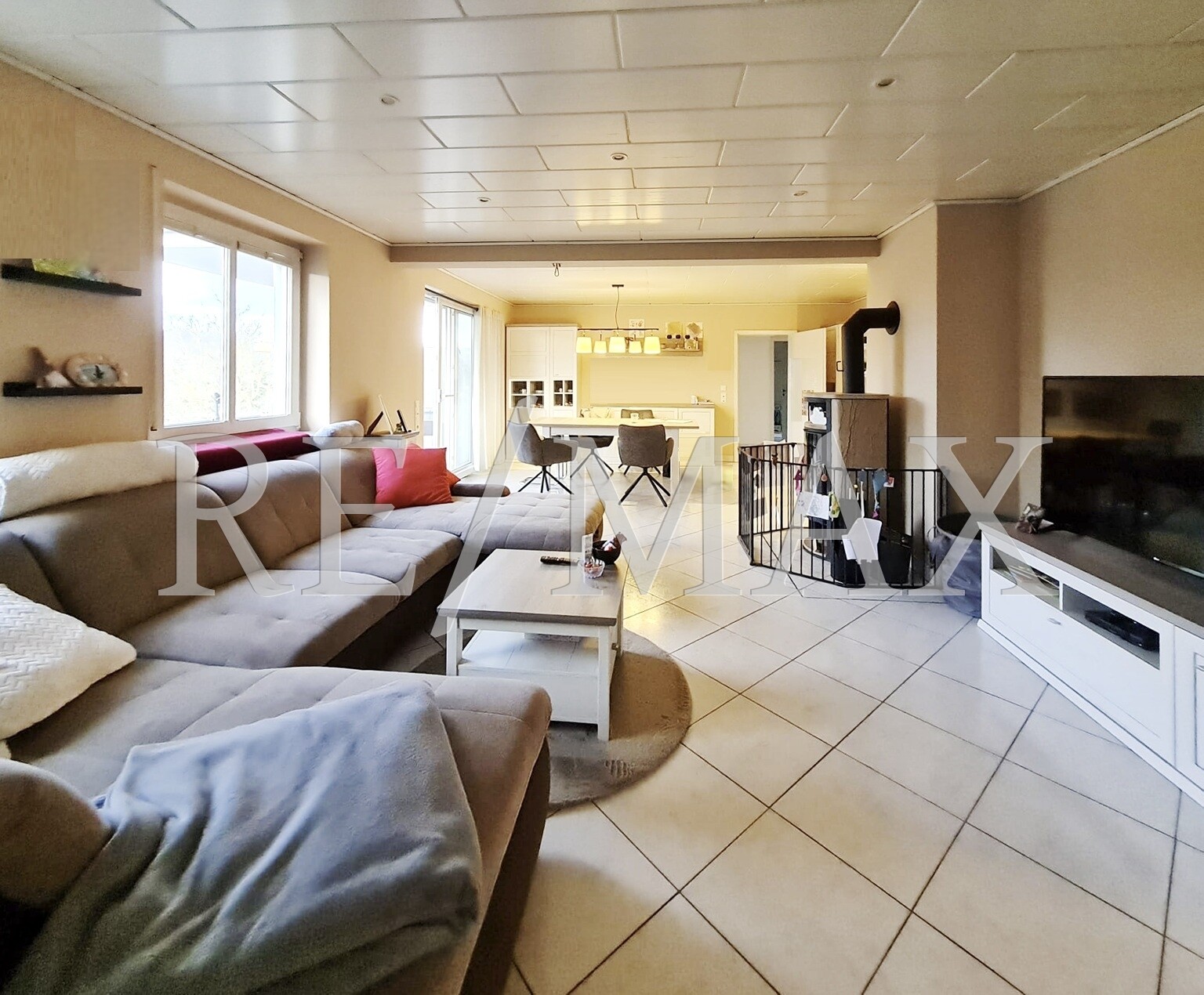 Blick vom Wohn- zum Essbereich