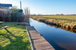 Steg am Kanal