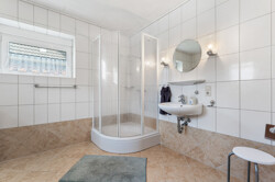 Badezimmer EG