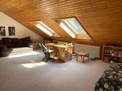 Dachgeschoss Zimmer 2 (2)