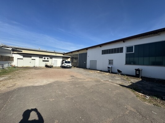 Parkplätze/Kühlhäuser