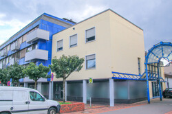 24 Boden rechts hinten