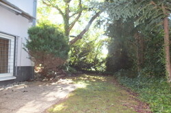 Garten Souterrain mit Treppe nach oben