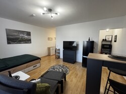 Wohn & Schlafzimmer