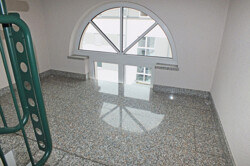 Treppenhaus gepflegte Wohnanlage