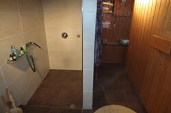 Saunaraum mit Dusche 