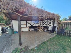 Garten mit Freisitz