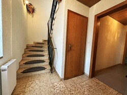 Haus 2 - Flur_Treppenhaus